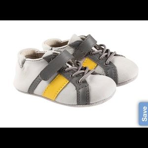 New Robeez First Kicks baby boy Shoes sz 5 12 18